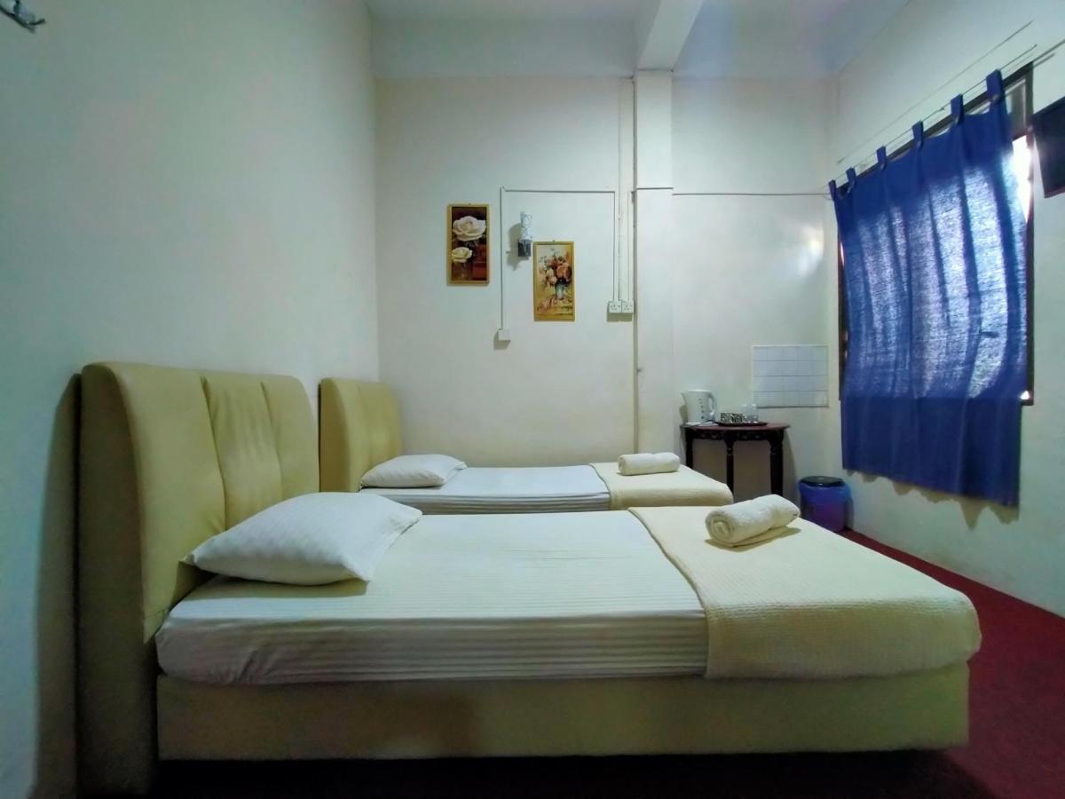 Spot On 89994 Rz Gold Hotel Kuala Kerai Екстер'єр фото