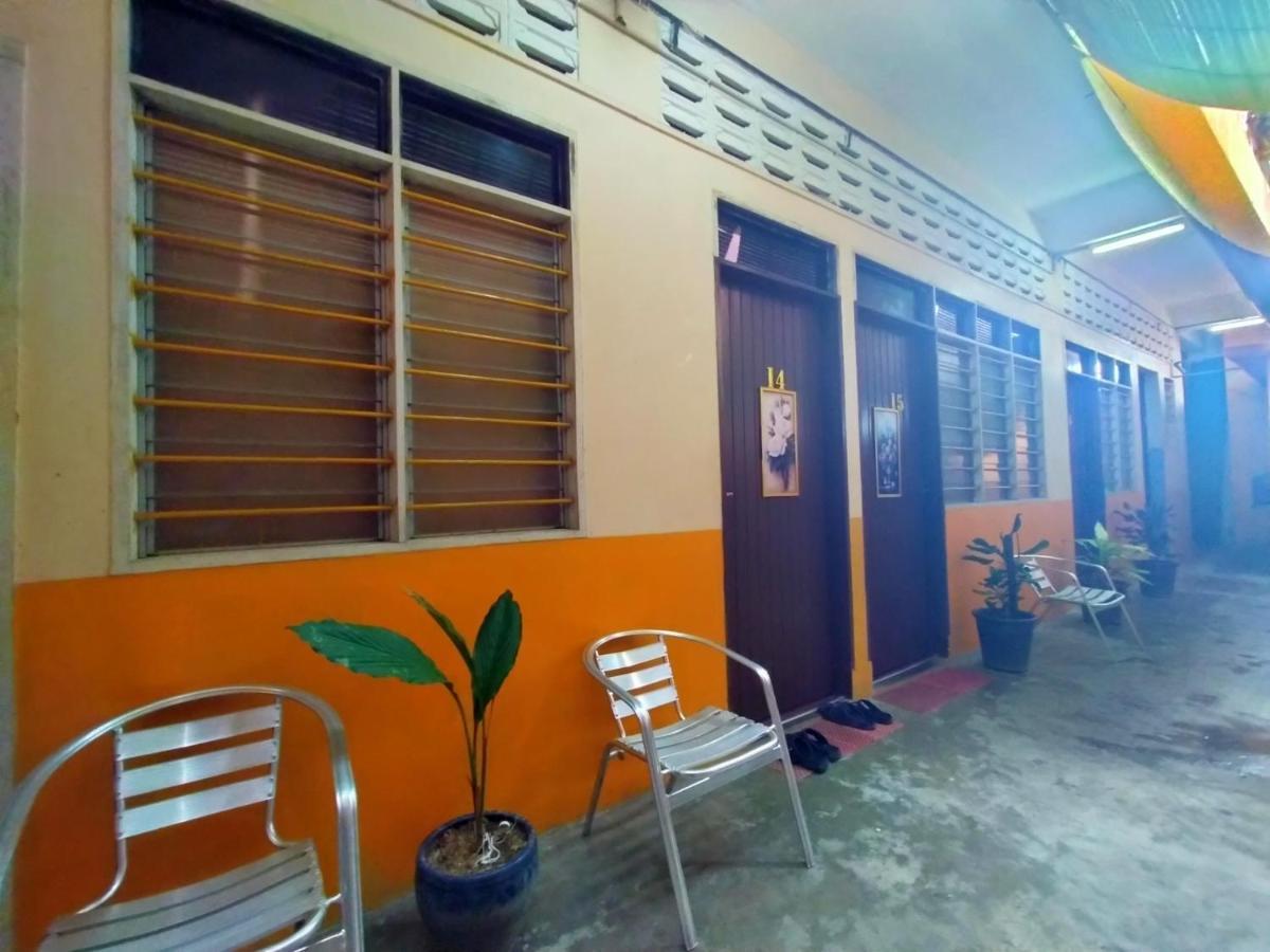 Spot On 89994 Rz Gold Hotel Kuala Kerai Екстер'єр фото